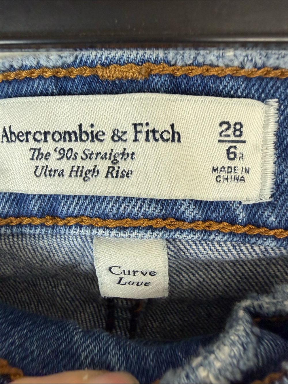 Abercrombie & Fitch Curve Love Ultra High Rise 90s Straight Jean 28 / 6 - Picture 3 of 5
